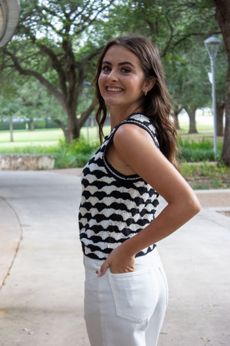 Scallop Patterned Sleeveless Sweater