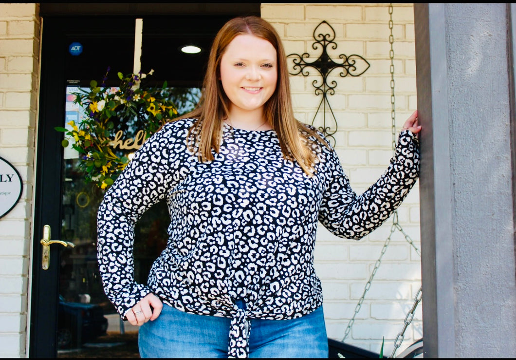 Black and White Leopard Curvy Top with Front Tie